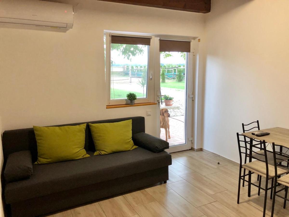 Lena Vendeghaz Hotell Balatonberény Exteriör bild