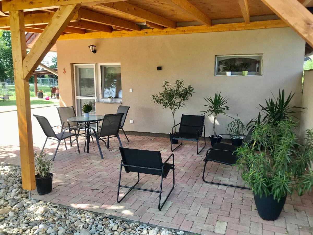 Lena Vendeghaz Hotell Balatonberény Exteriör bild