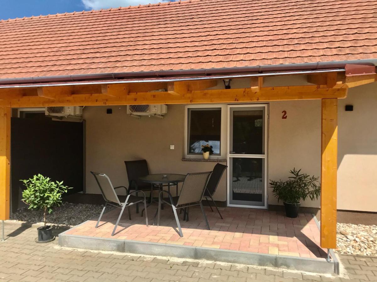 Lena Vendeghaz Hotell Balatonberény Exteriör bild